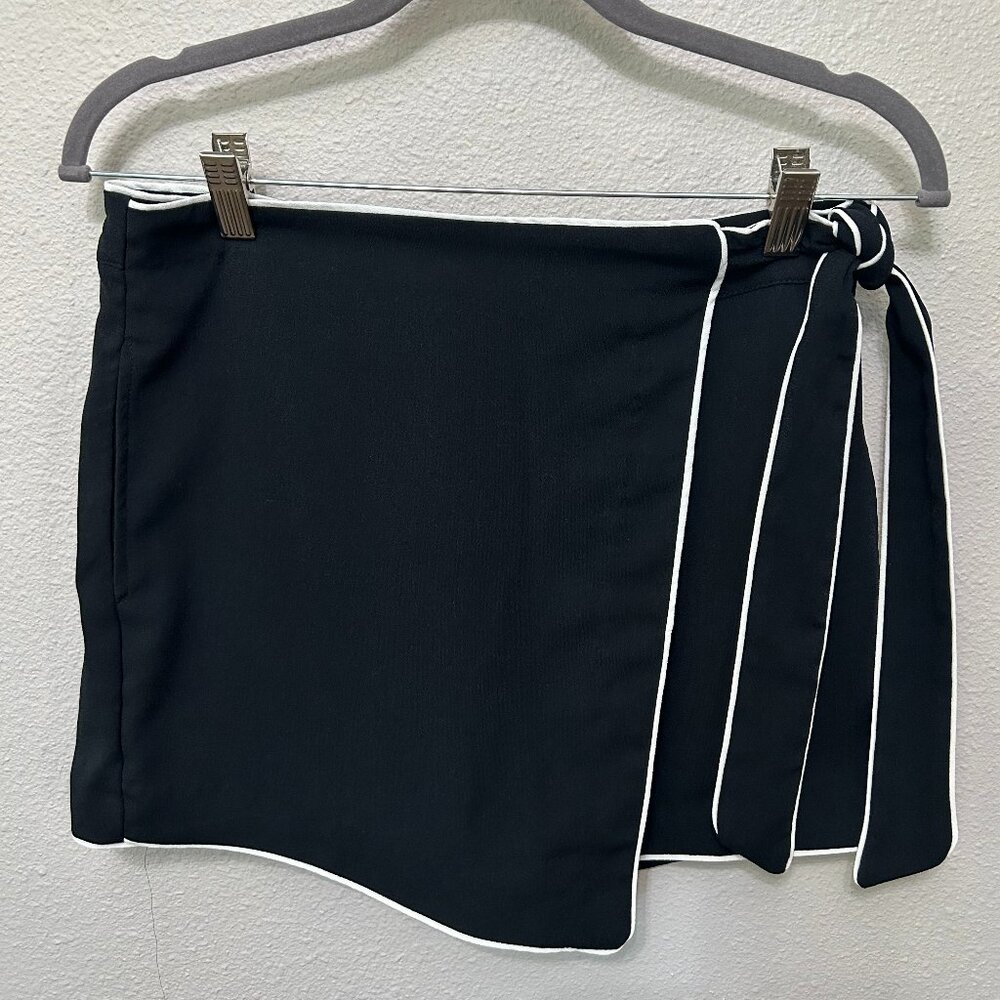 Diane von Furstenberg for Target Black Piped Wrap Shorts Size S